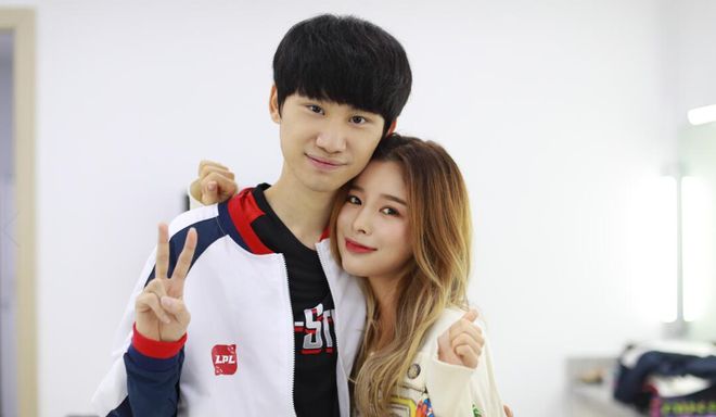 曼纳：冬窗是一个机会，中场是我们的引援关注重点