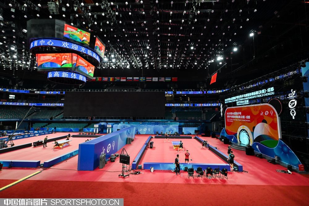 官方：桑德兰签下22岁门将罗埃夫斯，为其夏窗第8笔引援